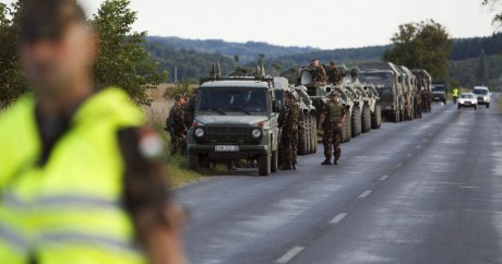 Katonai konvojok közlekednek - Fehérváron is átmegy a katonai menetoszlop